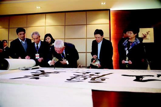 �o(j��)���(zh��n)����70���� �A�İٌ�����չ�_չ