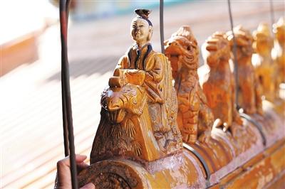 ��һ�������ϵġ��T�P���ˡ����U�ͅ��Ϲ��D