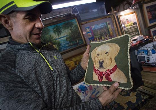 �DƬĬ�J���}