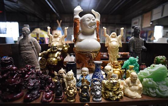 �DƬĬ�J���}