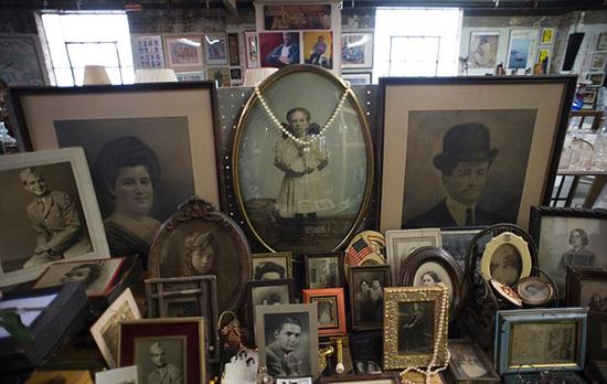 �DƬĬ�J���}